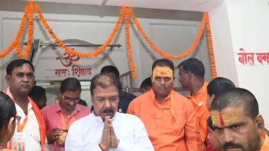 Photo of भाजपा प्रदेश अध्यक्ष डॉ दिलीप जायसवाल ने भूतनाथेश्वर महादेव मंदिर में किया पूजन,अर्चन, बिहार वासियों की सुख,शांति व समृद्धि हेतु