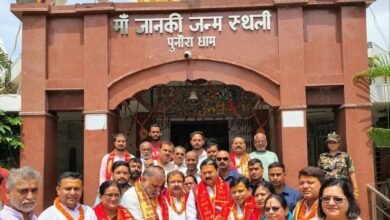 Photo of भाजपा प्रदेश अध्यक्ष डॉ दिलीप जायसवाल ने पुनौराधाम जानकी मंदिर में पूजा अर्चना कर की बिहार वासियों के खुशहाली की कामना