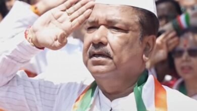 Photo of भाजपा प्रदेश अध्यक्ष डॉ दिलीप जायसवाल ने ध्वजारोहण कर तिरंगे को दी सलामी