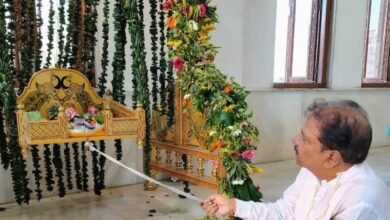 Photo of इस्कॉन मंदिर में भाजपा प्रदेश अध्यक्ष डॉ दिलीप जायसवाल ने भगवान कृष्ण को पलना पर झुलाया