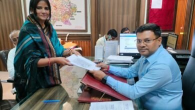Photo of कलवार समाज की बेटी व बहुचर्चित नेत्री रितु जायसवाल ने की नामांकन, परिहार से निर्दलीय प्रत्याशी बनी