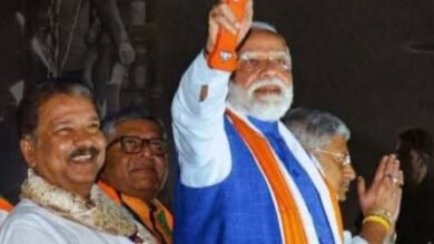 Photo of मेगा रोड शो में जीप पर सवार पीएम नरेन्द्र मोदी के साथ भाजपा प्रदेश अध्यक्ष डॉ दिलीप जायसवाल और जदयू के ललन सिंह भी रहे मौजूद