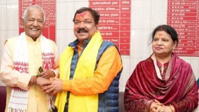 Photo of बिहार के उद्योग मंत्री डॉ दिलीप जायसवाल ने बाबा बासुकीनाथ धाम में की सपरिवार पूजा अर्चना, बिहार वासियों की सुख समृद्धि हेतु