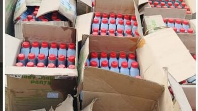 Photo of नकली कैस्ट्रॉल इंजन ऑयल की बड़ी खेप जब्त, गैरेज मालिक गिरफ्तार