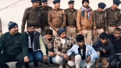 Photo of नाबालिग बच्ची का हत्यारा गिरफ्तार, आक्रोशपूर्ण प्रदर्शन, सभागार में हुआ तोड़फोड़, 14 प्रदर्शनकारी गिरफ़्तार