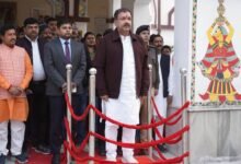 Photo of बिहार सरकार के उद्योग मंत्री सह पथ निर्माण मंत्री डॉ दिलीप जायसवाल के आगमन पर गार्ड ऑफ ऑनर से किया गया सम्मानित