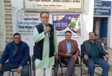 Photo of यूनानी दिवस पर ज़िला देशी चिकित्सा पदाधिकारी डॉ सुनील कुमार साहू ने हरी झंडी दिखाकर विदा किया चलंत जागरूकता रथ