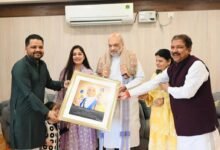 Photo of माता गुजरी यूनिवर्सिटी के रजिस्ट्रार डॉ इच्छित भारत एवं उद्योग व पथ निर्माण मंत्री डॉ दिलीप जायसवाल ने किया केन्द्रीय गृह मंत्री अमित शाह का भव्य स्वागत