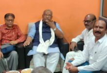 Photo of पूर्व उप मुख्यमंत्री तारकिशोर प्रसाद ने आर के मिशन पब्लिक स्कूल के निरीक्षण बाद अपने मंतव्य को किया लिपिबद्ध विजिटर्स बुक में 