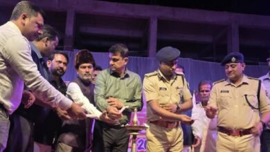 Photo of शक्तिपीठ मां कात्यायनी महोत्सव (दो दिवसीय) का डीएम, एसपी ने दीप प्रज्वलित कर किया शुभारंभ