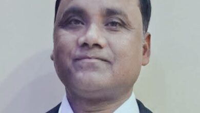 Photo of सड़क हादसे में खाद विक्रेता दीपक कुमार की मौत, विधायक बबलू मंडल ने अस्पताल पहुंच परिजनों को बढ़ाया ढाढस