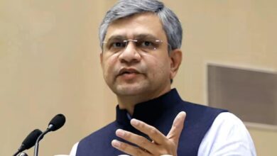 Photo of रेल मंत्री अश्विनी वैष्णव ने कवच कार्यान्वयन के प्रगति की समीक्षा की