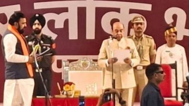 Photo of बिहार में ‘सम्राट युग’ की हुई शुरुआत, सम्राट चौधरी बने बीजेपी के पहले मुख्य मंत्री, बधाईयों का लगा तांता