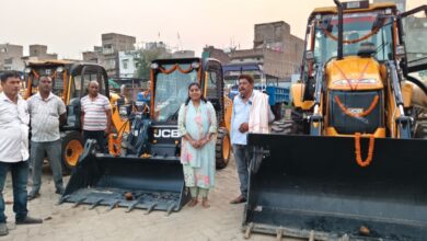 Photo of नए 04 ट्रैक्टर, 01 बड़ा और 02 छोटा जेसबी का शुभारंभ सभापति अर्चना कुमारी ने की
