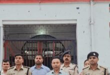 Photo of डीएम डॉ नवल किशोर चौधरी एवं एसपी प्रमोद कुमार यादव ने की केन्द्रीय कारा में छापामारी, नहीं मिला आपत्तिजनक सामान