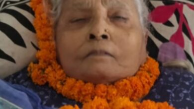 Photo of कांग्रेसी पूर्व सांसद डॉ चंद्रशेखर वर्मा की धर्मपत्नी ऊषा देवी का निधन, शोकाकुल हुआ इलाका