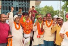 Photo of कलवार सेवक समाज के चेयरमैन डॉ अरविन्द वर्मा ने तीसरी बार पैक्स अध्यक्ष बनने पर आशीष भगत को दी बधाई एवं शुभकामनाएं