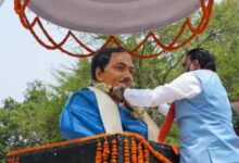 Photo of शेरे बिहार अमर शहीद ब्रज बिहारी प्रसाद को मुख्य मंत्री सम्राट चौधरी एवं राजस्व मंत्री डॉ दिलीप कुमार जायसवाल ने पुष्पांजलि अर्पित कर दी श्रद्धांजलि